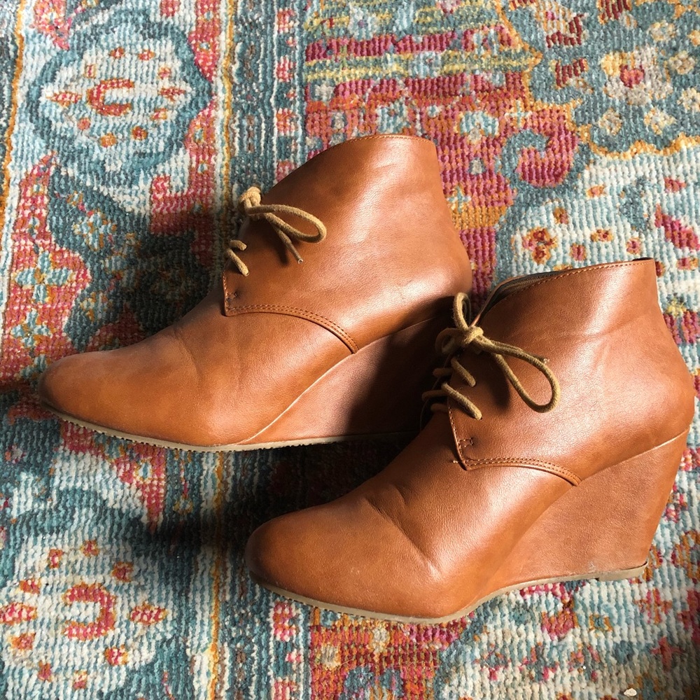 Wedge bootie